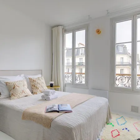 Bnbnova - Pompidou - Montorgueil & Le Marais Apartment
